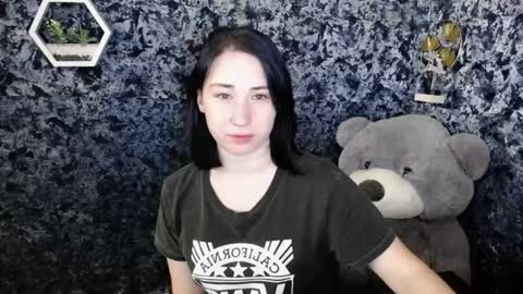 Snapshot of moon_foxy_ chatting on 04-14-26, 07:53 Diana online show from 04-14-26, 07:53