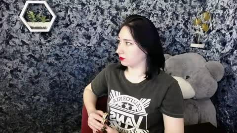 Snapshot of moon_foxy_ chatting on 04-15-26, 08:20 Diana online show from 04-15-26, 08:20