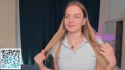 Snapshot of moon_puzzles chatting on 01-18-26, 07:39 moon_puzzles online show from 01-18-26, 07:39