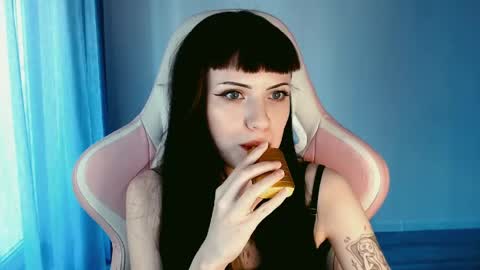  sophie  online show from 05-07-26, 04:45