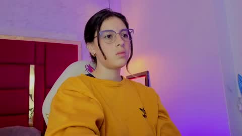 Snapshot of moon_winy chatting on 04-23-26, 11:20 Winy online show from 04-23-26, 11:20