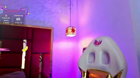 Snapshot of moon_winy chatting on 05-21-26, 11:17 Winy online show from 05-21-26, 11:17