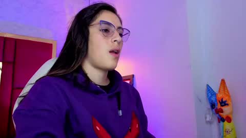 Snapshot of moon_winy chatting on 05-24-26, 12:10 Winy online show from 05-24-26, 12:10
