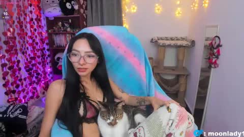 Snapshot of moonlady_ chatting on 04-18-26, 02:26 MOON online show from 04-18-26, 02:26