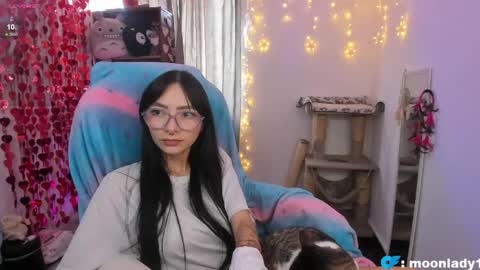 Snapshot of moonlady_ chatting on 04-24-26, 09:39 MOON online show from 04-24-26, 09:39