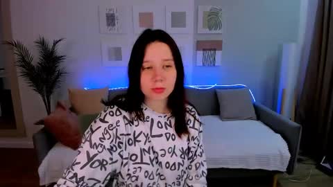 Snapshot of mooonlightsky chatting on 04-22-26, 04:59 Charli online show from 04-22-26, 04:59