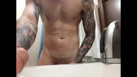 Snapshot of morenoguapo24 chatting on 12-18-24, 07:41 Cloud Strife online show from 12-18-24, 07:41