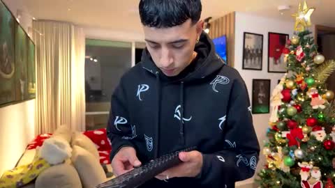 Snapshot of morgan_hiller chatting on 01-12-26, 12:38 online show from 01-12-26, 12:38