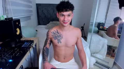 Snapshot of morthy_downey chatting on 04-10-26, 12:16 Morthy online show from 04-10-26, 12:16