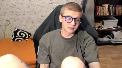 Snapshot of mortywithlove chatting on 01-10-26, 09:05 Morty online show from 01-10-26, 09:05