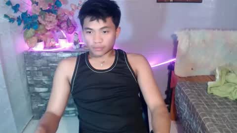 Snapshot of mostwantedtwink chatting on 06-08-26, 03:23 mostwantedtwink online show from 06-08-26, 03:23