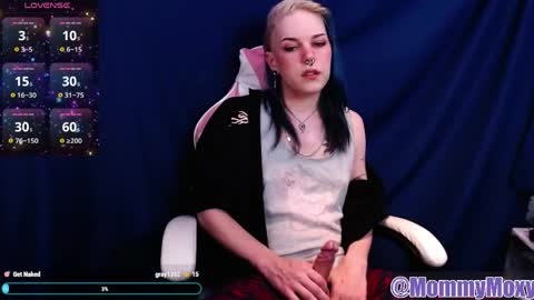 Snapshot of moxynverve chatting on 05-09-26, 06:24 Moxy online show from 05-09-26, 06:24