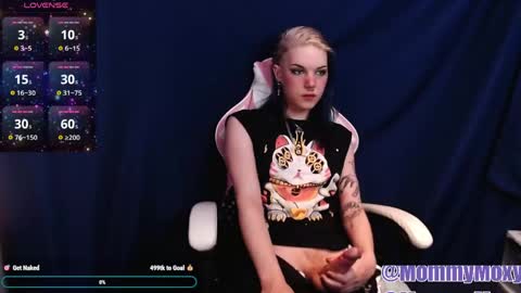 Snapshot of moxynverve chatting on 05-15-26, 06:26 Moxy online show from 05-15-26, 06:26