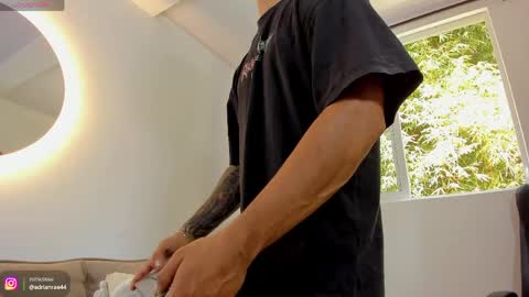 Snapshot of mr_adrian_ chatting on 04-23-26, 03:47 online show from 04-23-26, 03:47