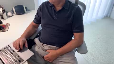 mr_hornyasfuck online show from 11-17-25, 01:39