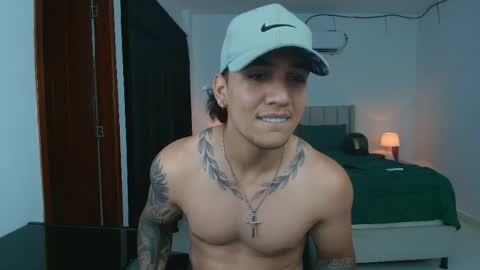 Snapshot of mr_maximo chatting on 06-07-26, 02:05 mr_maximo online show from 06-07-26, 02:05
