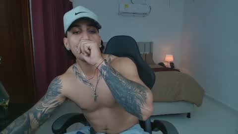 Snapshot of mr_maximo chatting on 06-18-26, 04:24 mr_maximo online show from 06-18-26, 04:24