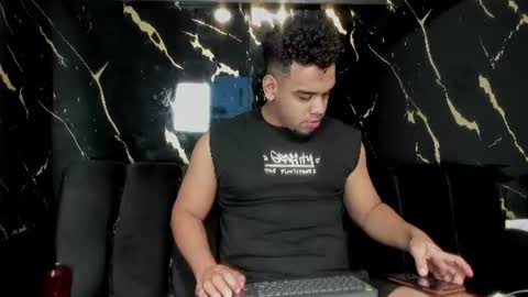 Snapshot of mr_maximo chatting on 06-29-26, 04:08 mr_maximo online show from 06-29-26, 04:08