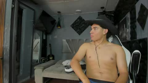 mr_mois online show from 04-26-26, 10:02