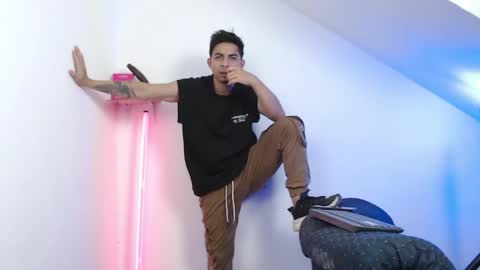 Alpha LATINO online show from 04-21-26, 04:52