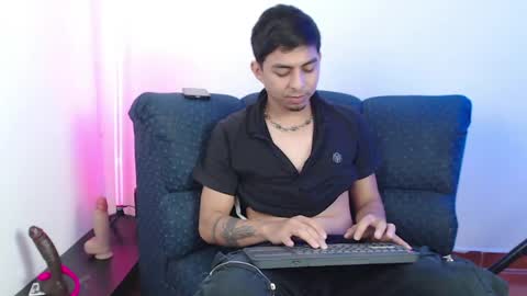 Alpha LATINO online show from 04-25-26, 04:59