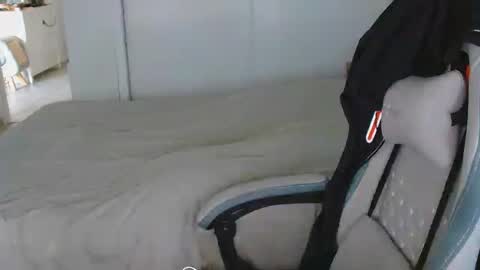 mrdr000 online show from 08-02-26, 01:53