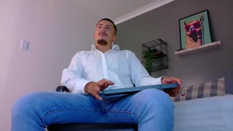 Mr Fox online show from 03-11-26, 07:31