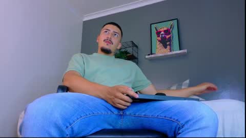 Mr Fox online show from 04-07-26, 08:09