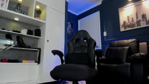 Snapshot of mrfrank_tattoo chatting on 06-05-26, 04:13 MrFrank. online show from 06-05-26, 04:13