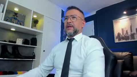 Snapshot of mrfrank_tattoo chatting on 06-11-26, 02:26 MrFrank. online show from 06-11-26, 02:26