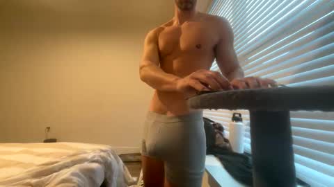 Snapshot of mrjonesjones chatting on 12-20-25, 01:51 mrjonesjones online show from 12-20-25, 01:51