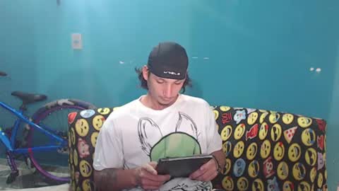 Snapshot of mrkingsaintx chatting on 06-17-26, 01:08 DEIVI online show from 06-17-26, 01:08
