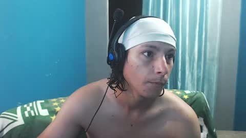 Snapshot of mrkingsaintx chatting on 07-21-26, 02:03 DEIVI online show from 07-21-26, 02:03