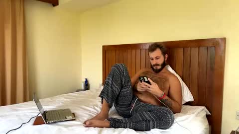 Max online show from 03-26-26, 05:35