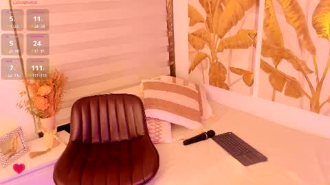 Snapshot of mrs_griseld chatting on 06-23-26, 06:17 Griseld online show from 06-23-26, 06:17