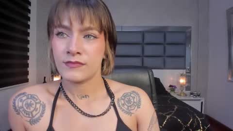 Snapshot of mrs_regina_clk chatting on 06-16-26, 03:20 Regina online show from 06-16-26, 03:20