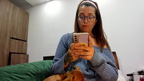 mrs_robinson21 online show from 03-19-26, 05:00