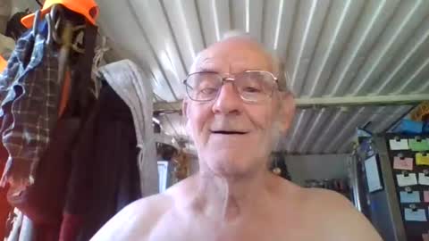 Snapshot of mrsubman chatting on 07-16-26, 04:24 Chuck online show from 07-16-26, 04:24