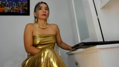 Snapshot of ms_lunarose chatting on 06-14-26, 05:26 ms_lunarose online show from 06-14-26, 05:26