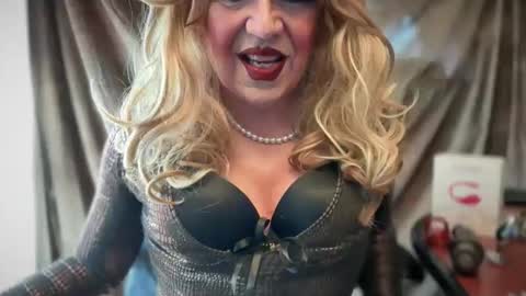 Snapshot of mskarentoy chatting on 04-01-26, 07:11 mskarentoy online show from 04-01-26, 07:11