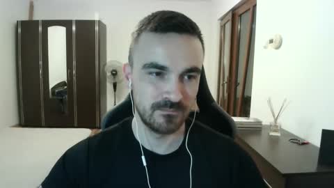 Snapshot of mu5clemania chatting on 03-05-26, 08:38 Victor online show from 03-05-26, 08:38