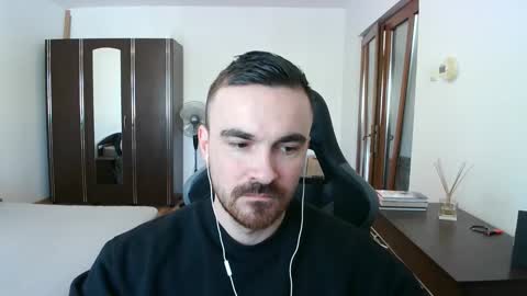 Snapshot of mu5clemania chatting on 03-08-26, 08:29 Victor online show from 03-08-26, 08:29