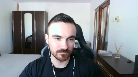 Snapshot of mu5clemania chatting on 03-11-26, 11:49 Victor online show from 03-11-26, 11:49