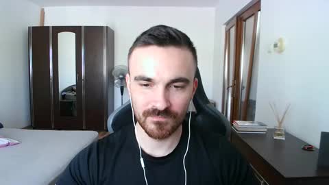 Snapshot of mu5clemania chatting on 03-12-26, 11:38 Victor online show from 03-12-26, 11:38