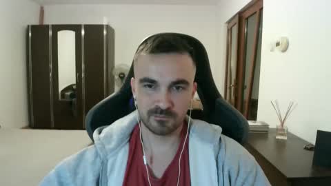 Snapshot of mu5clemania chatting on 03-15-26, 07:20 Victor online show from 03-15-26, 07:20