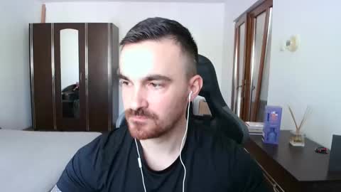 Snapshot of mu5clemania chatting on 03-20-26, 08:30 Victor online show from 03-20-26, 08:30