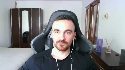 Snapshot of mu5clemania chatting on 03-21-26, 08:08 Victor online show from 03-21-26, 08:08