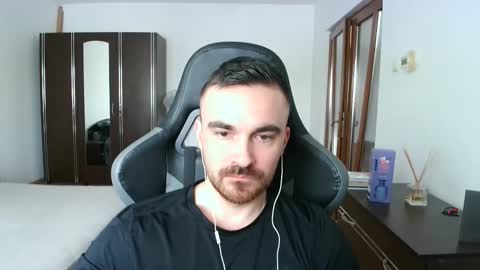 Snapshot of mu5clemania chatting on 03-21-26, 08:19 Victor online show from 03-21-26, 08:19