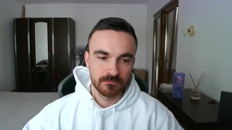 Snapshot of mu5clemania chatting on 03-26-26, 07:36 Victor online show from 03-26-26, 07:36