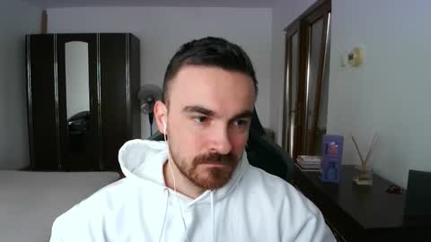 Snapshot of mu5clemania chatting on 03-27-26, 08:09 Victor online show from 03-27-26, 08:09